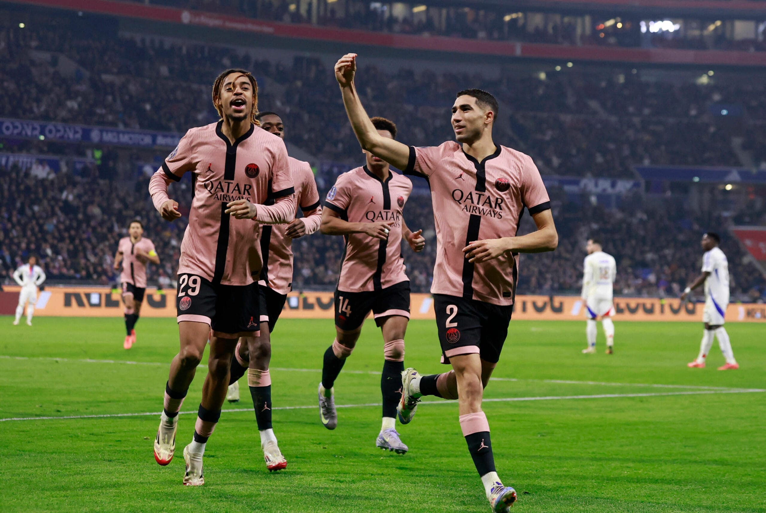 Achraf Hakimi : le Marocain enflamme la toile lors du match OL-PSG