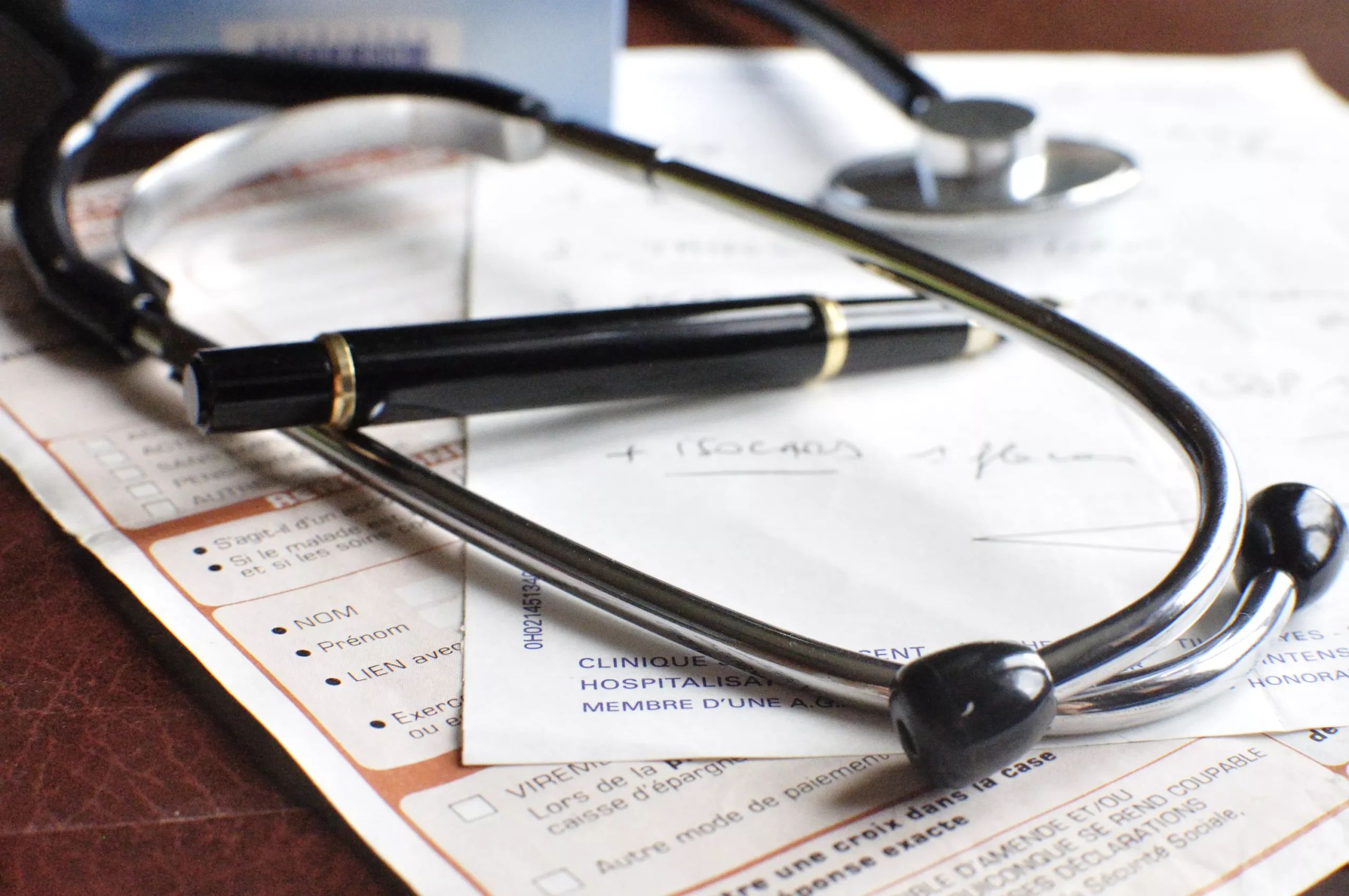Faux médecin arrêtée à Alger : une escroquerie médicale mise au jour