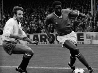 Salif Kéita en action lors d'un match historique en 1970.