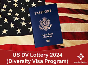Passeport des États-Unis sur drapeau américain pour la loterie DV 2024.