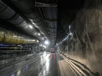 Orage avec éclairs dans un tunnel souterrain à Rabat.
