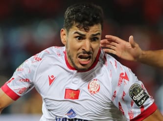 Youcef Belaili lors d'un match avec le MC Alger.