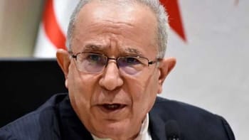Lamamra, diplomate algérien, lors d'une conférence diplomatique.