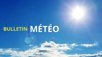 Bulletin météo ensoleillé avec ciel bleu et soleil brillant.