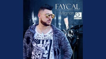 Faycal Mignoni avec lunettes de soleil et style urbain moderne.