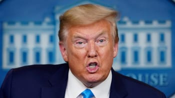 Donald Trump s'exprimant lors d'une conférence de presse à la Maison Blanche.