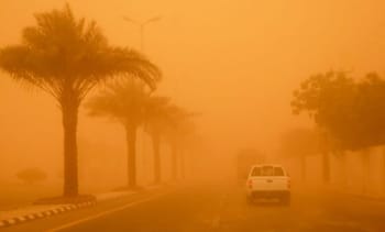 Tempête de sable avec visibilité réduite en Algérie.