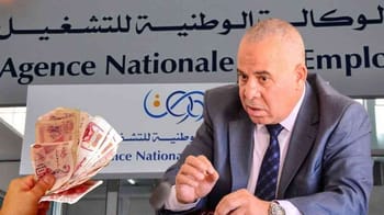 Homme en costume recevant de l'argent pour allocation chômage.