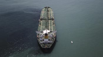 Pétrolier échoué au large de la Tunisie, en détresse.
