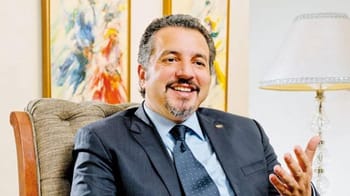 Hamid Bentahar souriant lors d'une interview.