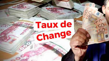 Billets de banque en euros et dinars algériens avec texte Taux de Change.