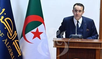 Gouverneur de la Banque d'Algérie lors d'une allocution officielle.