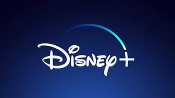 Logo Disney+ avec un fond sombre, lancement en Algérie.