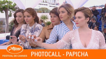 Jeunes femmes lors du photocall du film Papicha au Festival de Cannes.