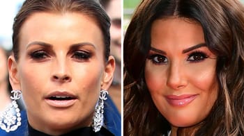 Rebekah Vardy et Coleen Rooney lors d'une audience judiciaire.