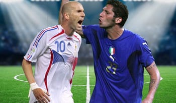 Zidane et Buffon lors d'un match de football intense.