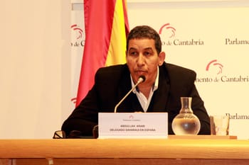 Délégué sahraoui lors d'une conférence à Cantabrie, Espagne.