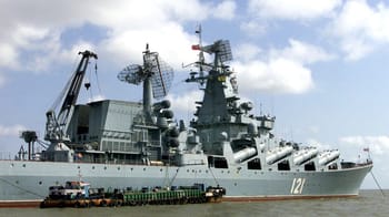 Navires de guerre russes dans le port d'Alger, images militaires.