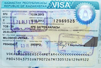 Extrait de visa kazakh pour voyageur avec détails personnels et dates.