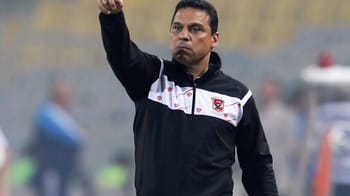 Hossam Al Badry entraîneur d'ES Sétif lors d'un match.