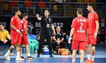Match de handball entre l'Algérie et l'Égypte lors de la CAN 2022.