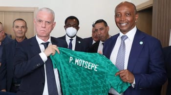 Patrice Motsepe lors d'une rencontre officielle en Algérie.