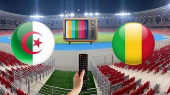 Stade de football avec drapeaux d'Algérie et du Mali.