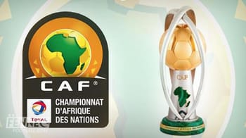 Ballon officiel du CHAN 2023 avec logo de la CAF et Afrique.