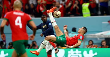Joueur marocain en action lors du match contre la France en 2022.