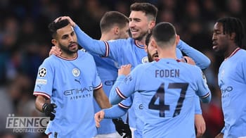 Joueurs de Manchester City célébrant un but lors d'un match.
