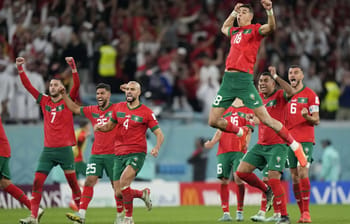 Les joueurs marocains célèbrent leur victoire lors de la Coupe du Monde.
