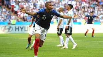Kylian Mbappé en action lors d'un match de la Coupe du Monde.