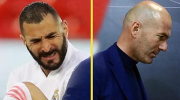 Benzema et Zidane lors d'un moment intense sur le terrain.