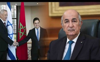 Hommes politiques en réunion avec drapeaux marocain et israélien en arrière-plan.