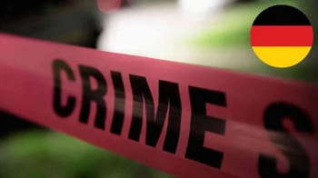 Ruban de scène de crime avec la mention 'CRIME' en gros caractères.