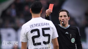 Ramy Bensebaini avec le maillot de l'équipe d'Algérie en Allemagne.