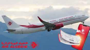 Avion Air Algérie en vol au-dessus des montagnes.