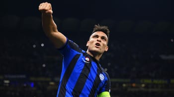 Joueur d'Inter Milan célébrant sa qualification en finale.