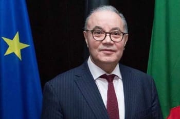 Amar Belani, ambassadeur d’Algérie en Turquie, en costume formel.
