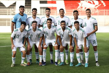 C'est officiel! Aziz Lahoussine est le nouveau berger des U17 Groupe de jeunes joueurs marocains de football en uniforme.