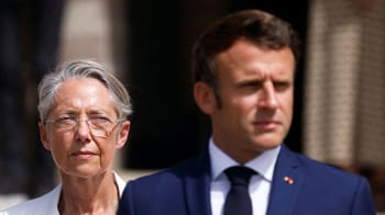 Emmanuel Macron et Elisabeth Borne lors d'une sortie officielle.