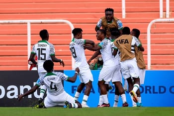 Joueurs africains célèbrent leur qualification en huitièmes de finale.