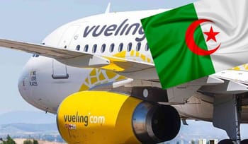 Avion Vueling avec drapeau algérien pour vols vers l'Algérie.