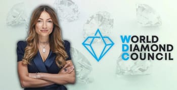 Feriel Zerouki, présidente du Conseil Mondial du Diamant, lors d'une conférence.
