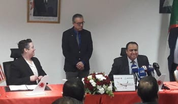 Signature officielle du contrat pour des avions Boeing par Air Algérie.