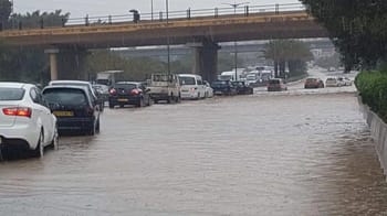 Routes inondées en Algérie à cause des fortes pluies.