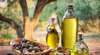 Huile d'olive, olives fraîches, nature, production artisanale.