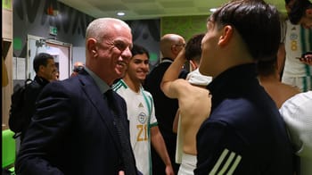Le président de la FAF félicite l'équipe U-17 après la qualification.