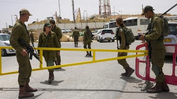 Soldats israéliens en patrouille à la frontière israélo-égyptienne.