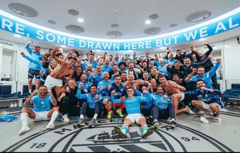 L'équipe de football célèbre leur victoire en Ligue des Champions 2023.